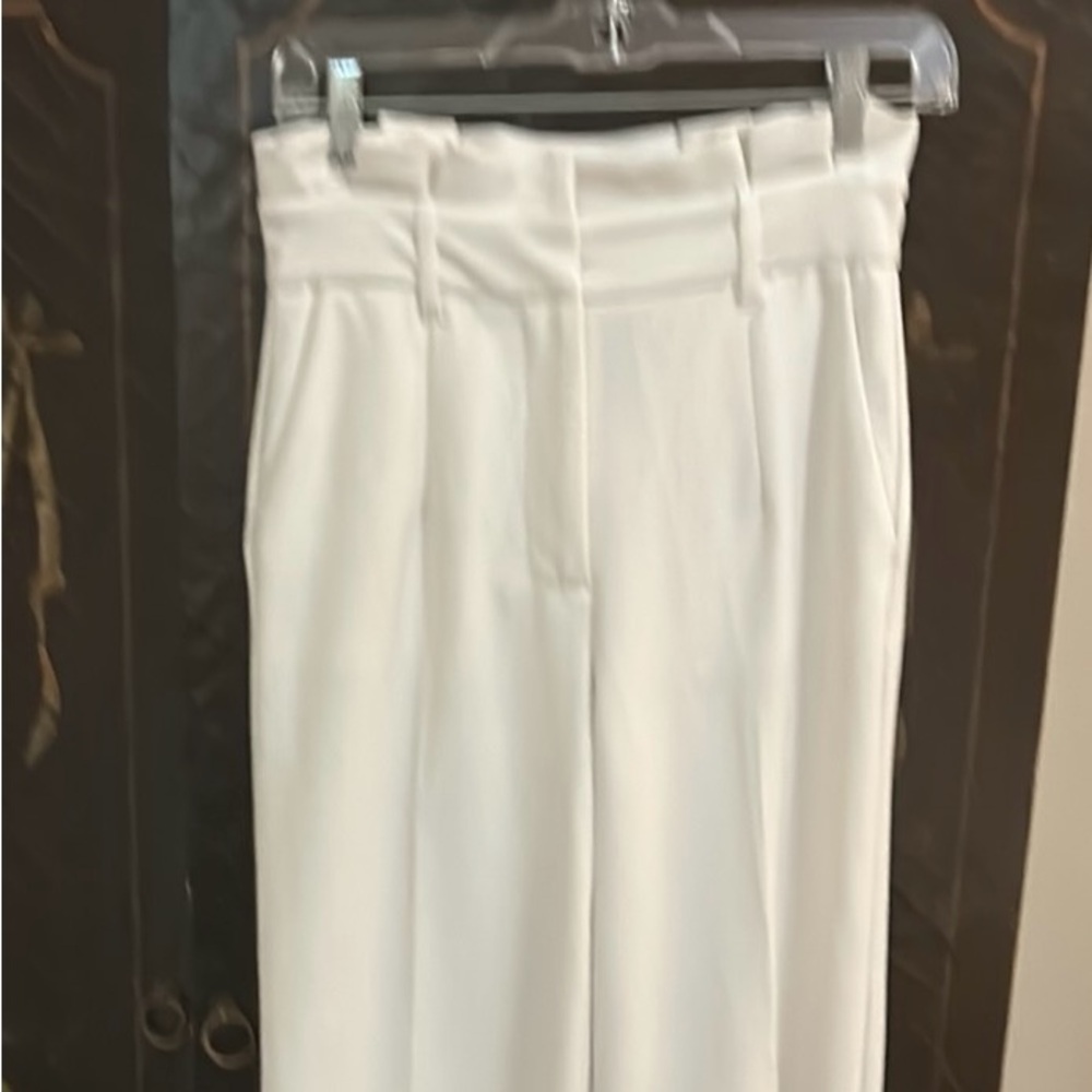 EUC elegant TAHARI high rise white star paper bag waist wide leg pant. Size 2.